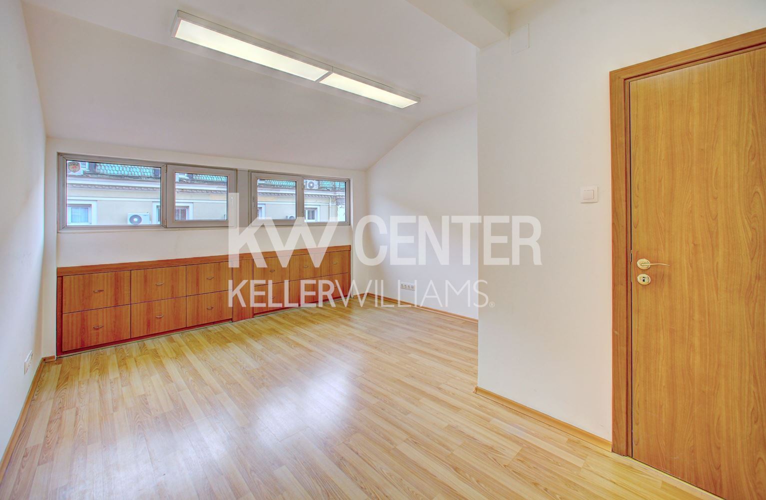 90 m² офис под наем