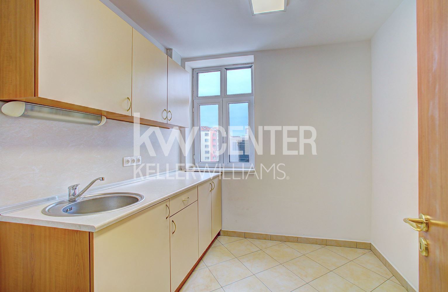90 m² офис под наем