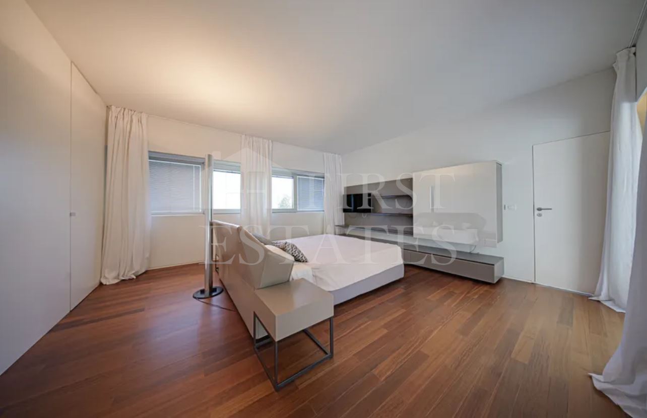5 + bedroom house for sale